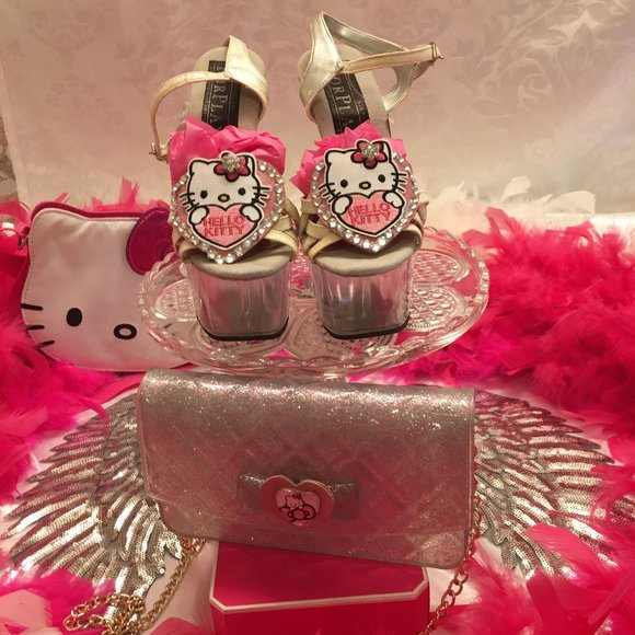 ADORABLE vinatge glass platforms and purse with hello kitty and crystal details!
